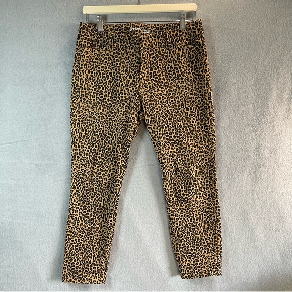 Old Navy Pixie Mid-Rise Leopard Ankle Pants Size 10 Grunge Neutral Cheetah - Picture 1 of 9
